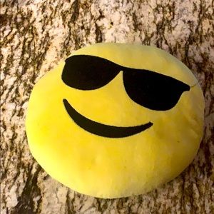 😎😍emoji pillows
